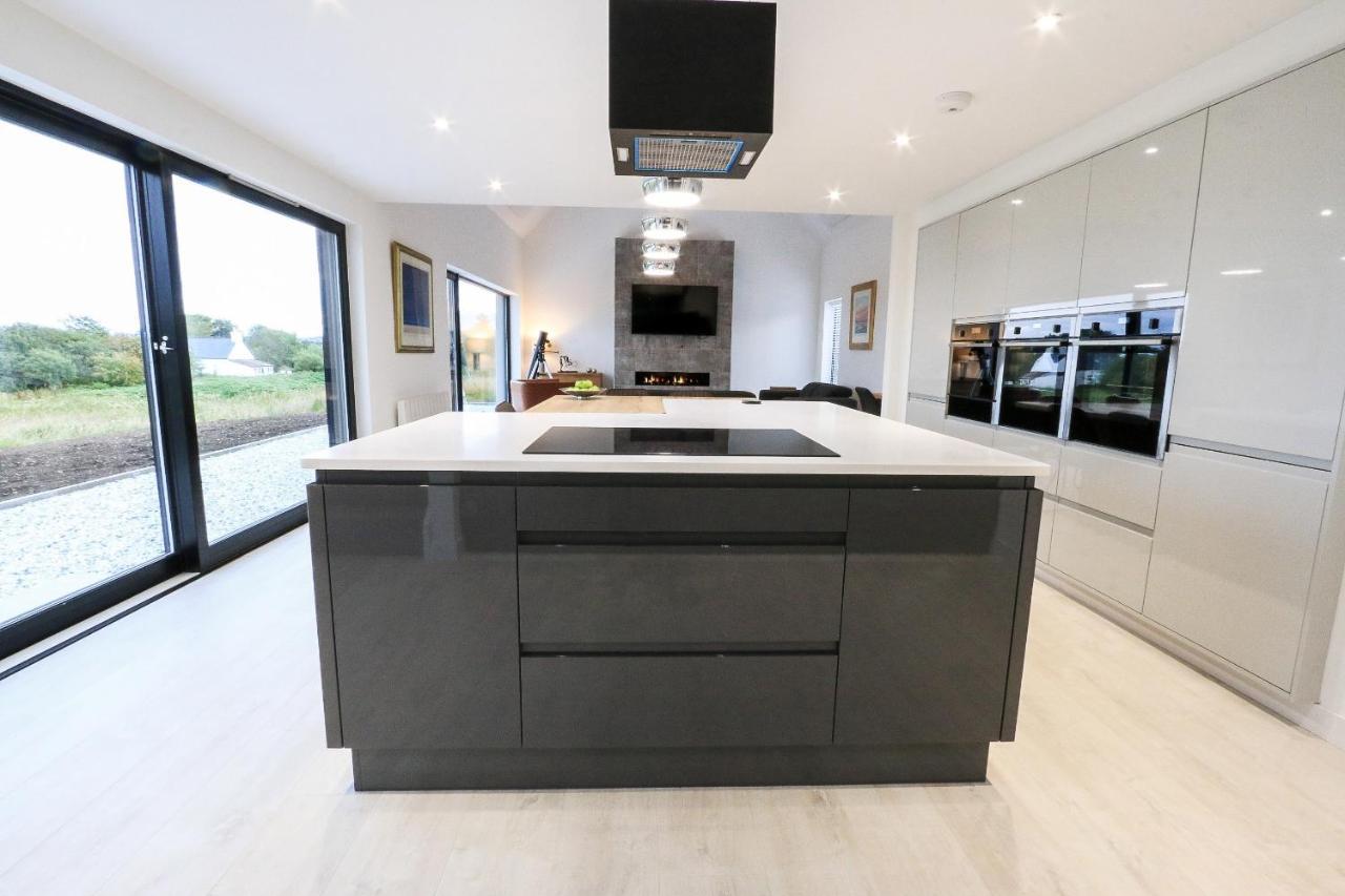 Black Barn Skye - Contemporary 3 Bed / 4 Bath Holiday home Broadford (Isle of Skye)