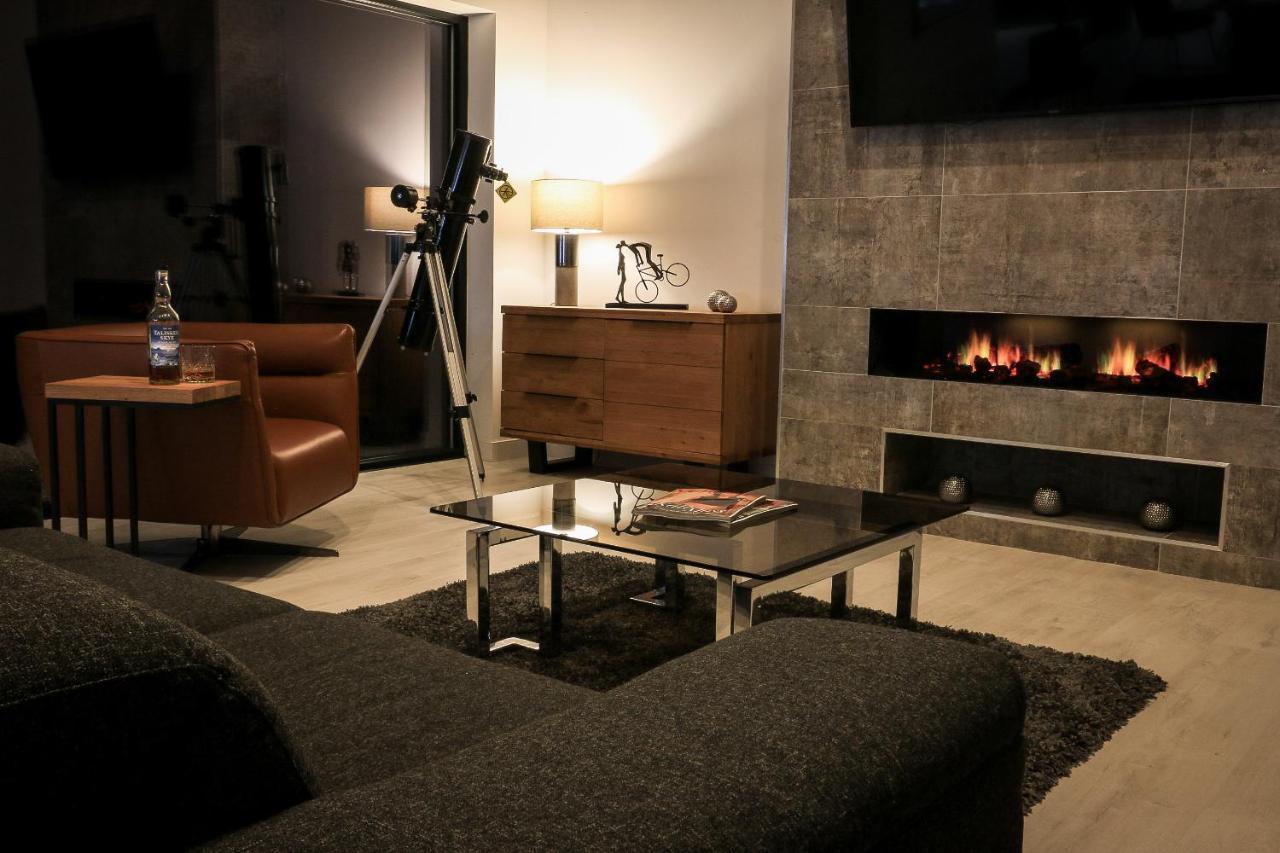 Black Barn Skye - Contemporary 3 Bed / 4 Bath *