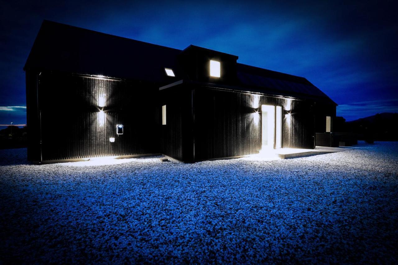 Black Barn Skye - Contemporary 3 Bed / 4 Bath *