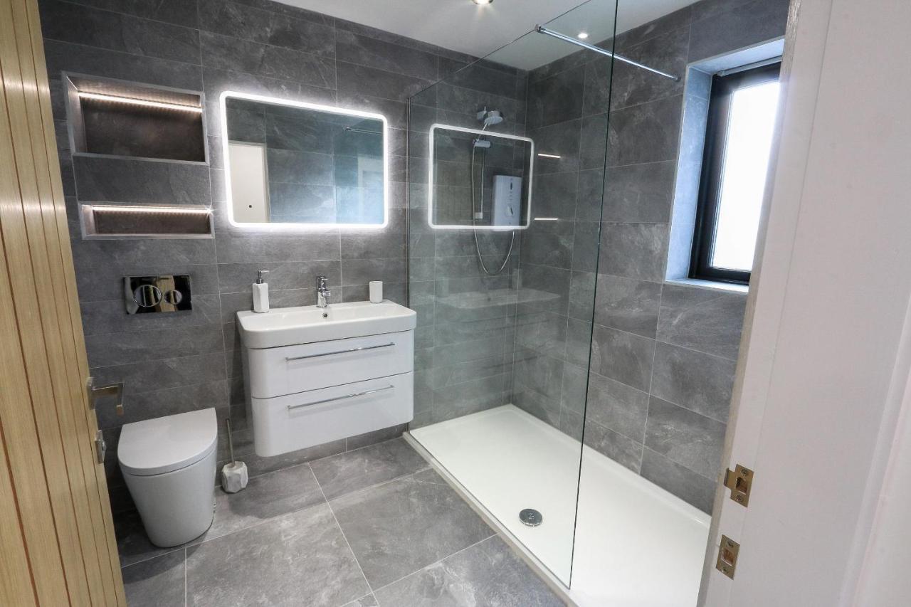 Black Barn Skye - Contemporary 3 Bed / 4 Bath Broadford (Isle of Skye)