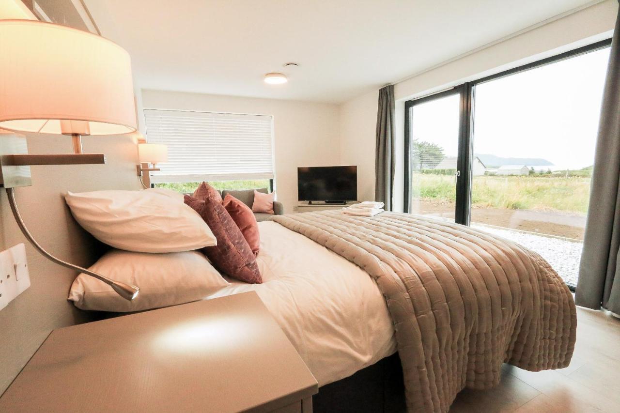 Black Barn Skye - Contemporary 3 Bed / 4 Bath *